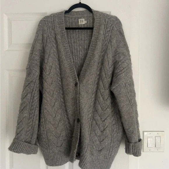 HelsaCerena Cable cardigan in heather gray,shorts and tank also for sale - Picture 2 of 2